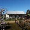 Отель Linger Longer Cottages: Frangipani Cottage Very Vintage The Bird Hide, фото 6