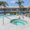 Отель Travelodge by Wyndham Hemet CA, фото 12