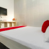 Отель RedDoorz near Nagoya Hill, фото 4