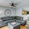 Отель Upscale Home 2 Blocks From Harbor W/2-car Garage, фото 5