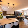 Отель The Victoria - Central Luxury Home With Hot Tub, фото 17