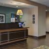 Отель Hampton Inn & Suites Smithfield, фото 1