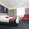 Отель Holiday Inn Express London Luton Airport, an IHG Hotel, фото 14