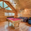 Отель Creekside Romance - One Bedroom Cabin, фото 11
