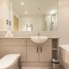 Отель The Nine Elms Lane Arms - Stunning & Bright 2bdr Flat With Balconies, фото 3