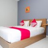 Отель RedDoorz near Ahmad Yani Airport, фото 2