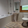 Отель Pineshadow Lodge, Cosy 4 Bed - Kenwick Park, фото 7