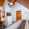 Отель Country Roads Cabin, фото 11