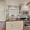 Отель Charming W/ Chic Decor -- Walk To Downtown 3 Bedroom Home, фото 20