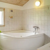 Отель 10 Person Holiday Home in Humble, фото 16