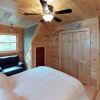 Отель Valley Cabin 4 Bedrooms 3 Bathrooms Cabin, фото 16