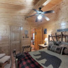 Отель Creeksong Hollow 2 Bedroom Cabin by RedAwning, фото 13