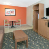 Отель Days Inn & Suites by Wyndham Arlington Near Six Flags, фото 12