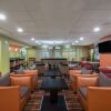 Отель La Quinta Inn Suites Wyndham Clarksville в Кларксвилле