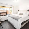 Отель One Bedroom Suite With Patio Laundry and Parking, фото 3