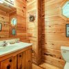 Отель To Have And To Hold - One Bedroom Cabin, фото 11