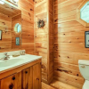Отель To Have And To Hold - One Bedroom Cabin, фото 3