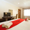 Отель RedDoorz Premium @ Raya Nginden, фото 23