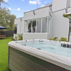 Отель High-end Modern Villa Spa Pool & Views, фото 19