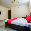 Отель OYO 18590 Samrat Presidency, фото 7