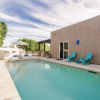 Отель Palm Springs Home Close to Downtown by RedAwning, фото 13