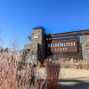 Отель Mammoth West 140 Pet-friendly Updated Condo, Just A Short Walk to Canyon Lodge by Redawning в Маммот-Лейкс