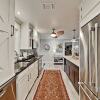 Отель Charming W/ Chic Decor -- Walk To Downtown 3 Bedroom Home, фото 21