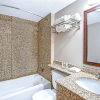 Отель Red Maple inn and suites, фото 8