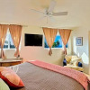 Отель Charming La Jolla Village Condo, фото 1