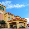 Отель La Quinta Inn & Suites by Wyndham DFW Airport West - Bedford, фото 1