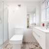 Отель Remarkable 2 Double Bed Ensuite Room Isleworth TW7, фото 7