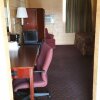 Отель Deluxe Inn - Kenly, фото 11
