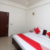Отель OYO 28053 Hotel Gayatri Palace, фото 33