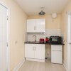 Отель Newly Refurbished Studio, 20 Mins to London Bridge, фото 4