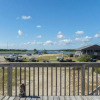 Отель Friendship Lodge by Oak Island Accommodations, фото 32