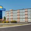 Отель Days Hotel by Wyndham Toms River Jersey Shore в Томс-Ривере