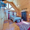 Отель Favored by Fortune - Three Bedroom Cabin, фото 3