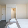 Отель Spacious Pet Friendly 2-bed Apartment in Redhill, фото 19