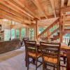 Отель Creekside Romance - One Bedroom Cabin, фото 9