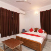 Отель OYO 14185 Laxmi Yellow Guest House, фото 3