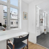 Отель Sanders Monarch - Nice 1-bdr Apt With Balconies, фото 17