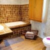 Отель House with 2 Bedrooms in Sainte-Geneviève-Lès-Gasny, with Enclosed Garden And Wifi, фото 6