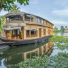 Отель GuestHouser 3 BHK Houseboat e567, фото 1