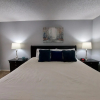 Отель Ozark Breeze - Large Living Areas - Close to all of Branson - Relax on Balcony, фото 1