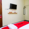 Отель RedDoorz near Tirtonadi Park Solo, фото 3