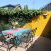 Отель Lovely Holiday Home With Garden in the Centre of Egmond-binnen, фото 1