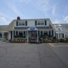 Отель Knights Inn  Centerville MA в Сентрвиле