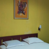 Отель OYO 90490 Hotel Nyi Rindang, фото 4