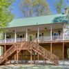 Отель Beautiful Riverfront Lake Lure Lodge on 13 Acres, фото 17