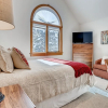 Отель New Listing! Beautiful Mountain W/ Fireplaces 4 Bedroom Home, фото 7